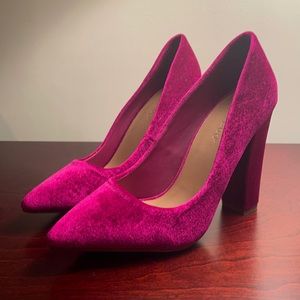 Hot pink/ magenta heel